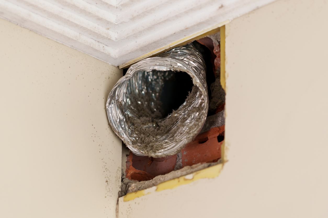 Dirty air duct